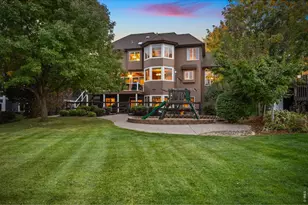 6038 Huntington Hills Dr, Fort Collins, CO 80525 - Photo 2