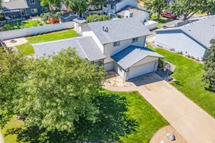 619 Blue Mountain Ct, Windsor, CO 80550 - Photo 4