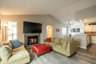 1612 Feltham Pl, Longmont, CO 80501 - Photo 4