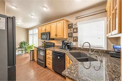 7821 St Vrain Dr, Frederick, CO 80530 - Photo 12