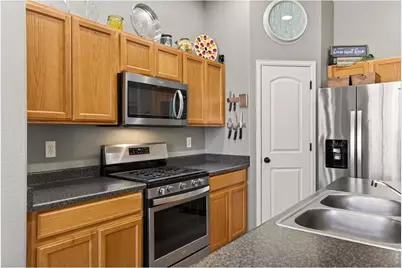 2329 75th Ave, Greeley, CO 80634 - Photo 6