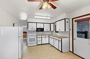 504 Jefferson St, Sterling, CO 80751 - Photo 4