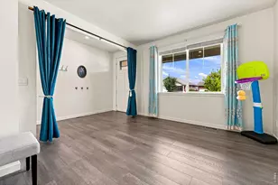430 Thrush Pl, Johnstown, CO 80534 - Photo 4