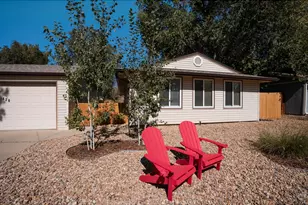 426 Thistle Pl, Longmont, CO 80504 - Photo 2