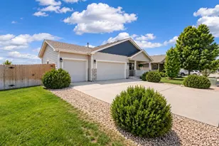 4310 W 30th St Pl, Greeley, CO 80634 - Photo 2