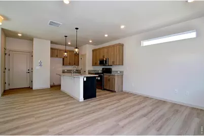 537 S 10th St, Berthoud, CO 80513 - Photo 4