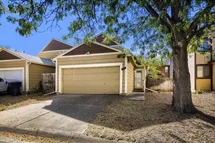 1021 Townley Cir, Longmont, CO 80501 - Photo 2