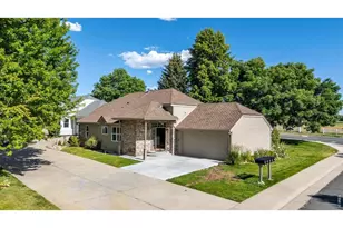 101 Fairfield Ln, Louisville, CO 80027 - Photo 2