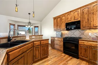 5219 Kanawha Ln, Evans, CO 80634 - Photo 12