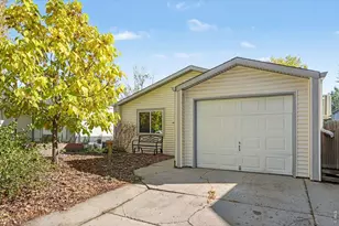 1216 Meadow St, Longmont, CO 80501 - Photo 2