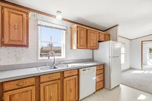 2626 W 1st St, Greeley, CO 80631 - Photo 10