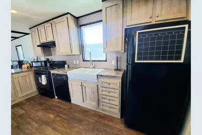 301 B St, Evans, CO 80620 - Photo 10