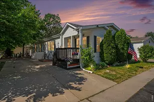 1774 Garnet St, Loveland, CO 80537 - Photo 2