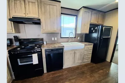301 B St, Evans, CO 80620 - Photo 8