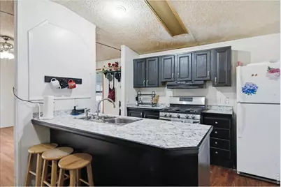 200 N 35th Ave #207, Greeley, CO 80634 - Photo 4