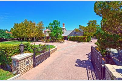 36 Biltmore Estates, Phoenix, AZ 85016 - Photo 1