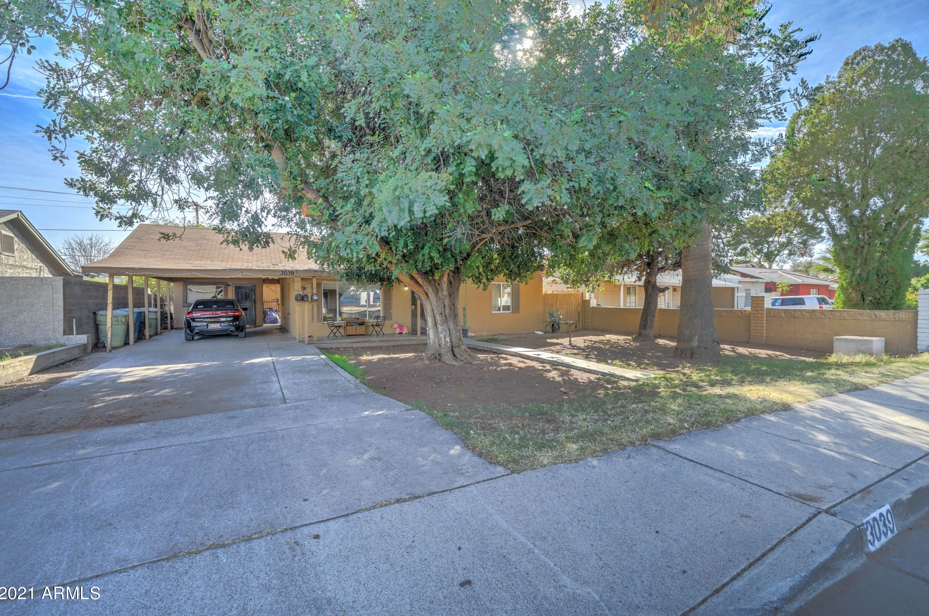 3039 Oak St, Phoenix, AZ 85008-2040