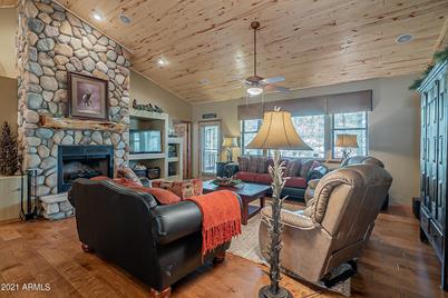 2700 W Maple Lane - Photo 1