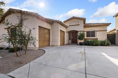 883 E Savannah Drive - Photo 1