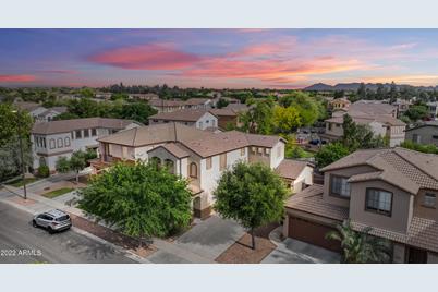 4205 E Claxton Avenue, Gilbert, AZ 85297 - Photo 1