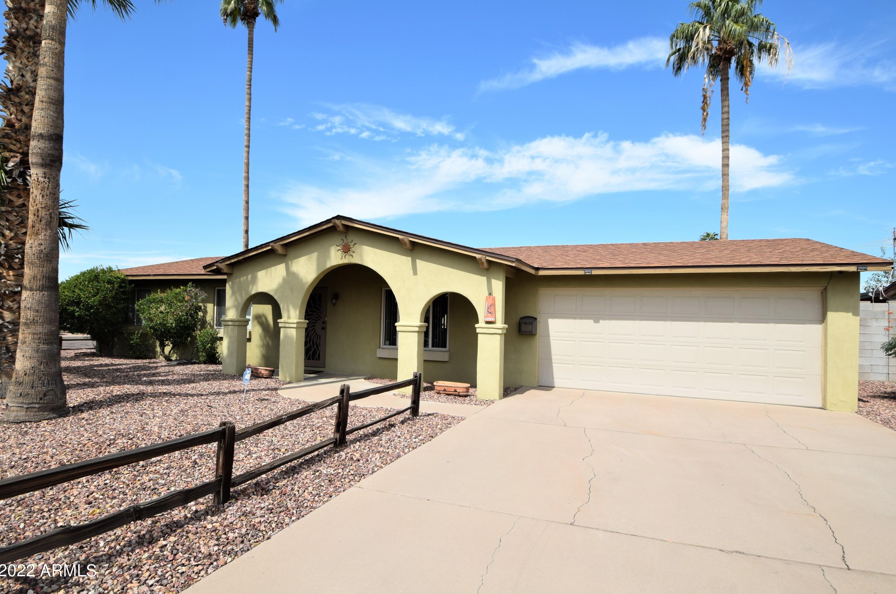 3402 Laurel Ln, Phoenix, AZ 85028-1319