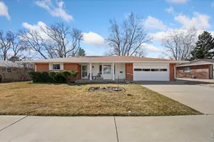 9 Princeton Cir, Longmont, CO 80503 - Photo 1