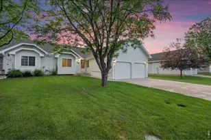 567 Moose Ct, Loveland, CO 80537 - Photo 1