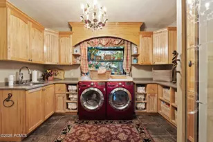 2238 E Cottonwood Cove Ln, Cottonwood Heights, UT 84121 - Photo 42