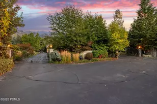 2238 E Cottonwood Cove Ln, Cottonwood Heights, UT 84121 - Photo 110