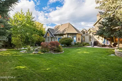 2238 E Cottonwood Cove Lane, Cottonwood Heights, UT 84121 - Photo 106