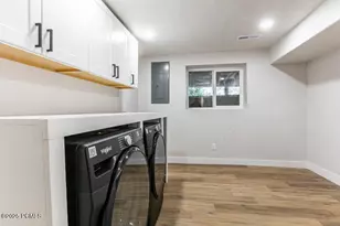 3269 E Germania Cir, Sandy, UT 84093 - Photo 30