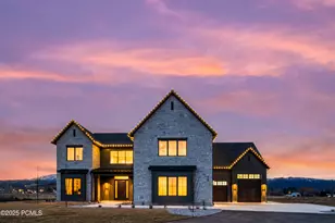 387 E 7900 St, Huntsville, UT 84317 - Photo 2