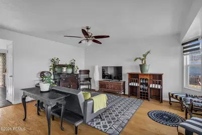 7462 S 2300, Cottonwood Heights, UT 84121 - Photo 4