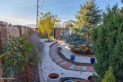 7462 S 2300, Cottonwood Heights, UT 84121 - Photo 46