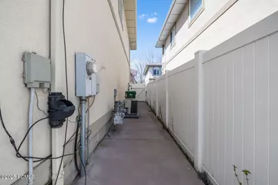 7819 S Spruce Tree Lane, Sandy, UT 84094 - Photo 28