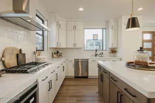 945 S Cloverfield Ct, Heber City, UT 84032 - Photo 4
