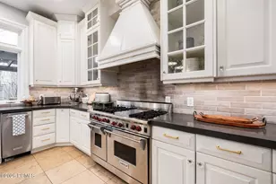 5083 S Clarenden Pl, Holladay, UT 84117 - Photo 8