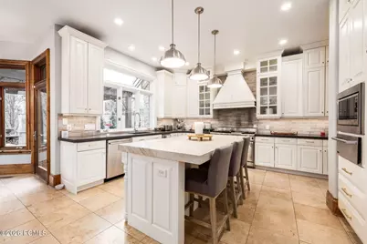 5083 S Clarenden Place, Holladay, UT 84117 - Photo 6