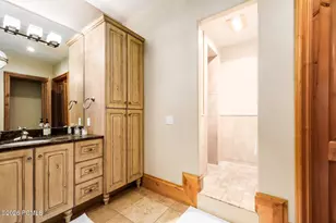 5083 S Clarenden Pl, Holladay, UT 84117 - Photo 22