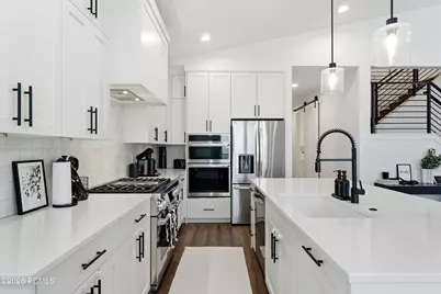 8569 S Round Stone Cove, Sandy, UT 84094 - Photo 8