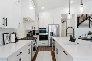 8569 S Round Stone Cove, Sandy, UT 84094 - Photo 8