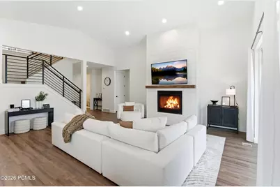 8569 S Round Stone Cove, Sandy, UT 84094 - Photo 4