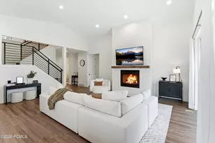 8569 S Round Stone Cove, Sandy, UT 84094 - Photo 4