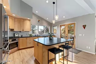 8762 Gorgoza Dr, Park City, UT 84098 - Photo 10