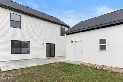 2303 E Hawthorne Street, Saratoga Springs, UT 84043 - Photo 18