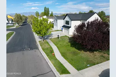 2303 E Hawthorne Street, Saratoga Springs, UT 84043 - Photo 26
