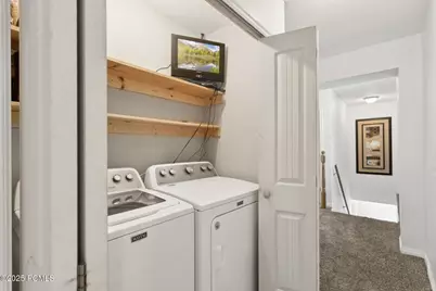 1925 E Hillcrest Avenue, Salt Lake City, UT 84106 - Photo 28