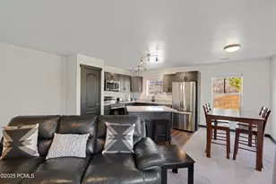 1820 W Fox Bay Dr, Heber City, UT 84032 - Photo 4