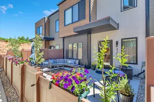 8257 N Sandalwood Ln, Park City, UT 84098 - Photo 2