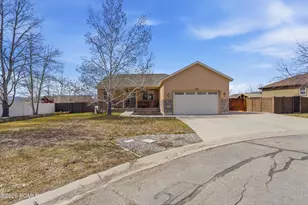 5325 Bridle Cir, Oakley, UT 84055 - Photo 1